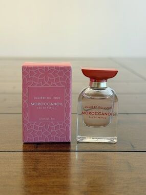 New Launched Moroccanoil Lumiere Du Jour 4ml